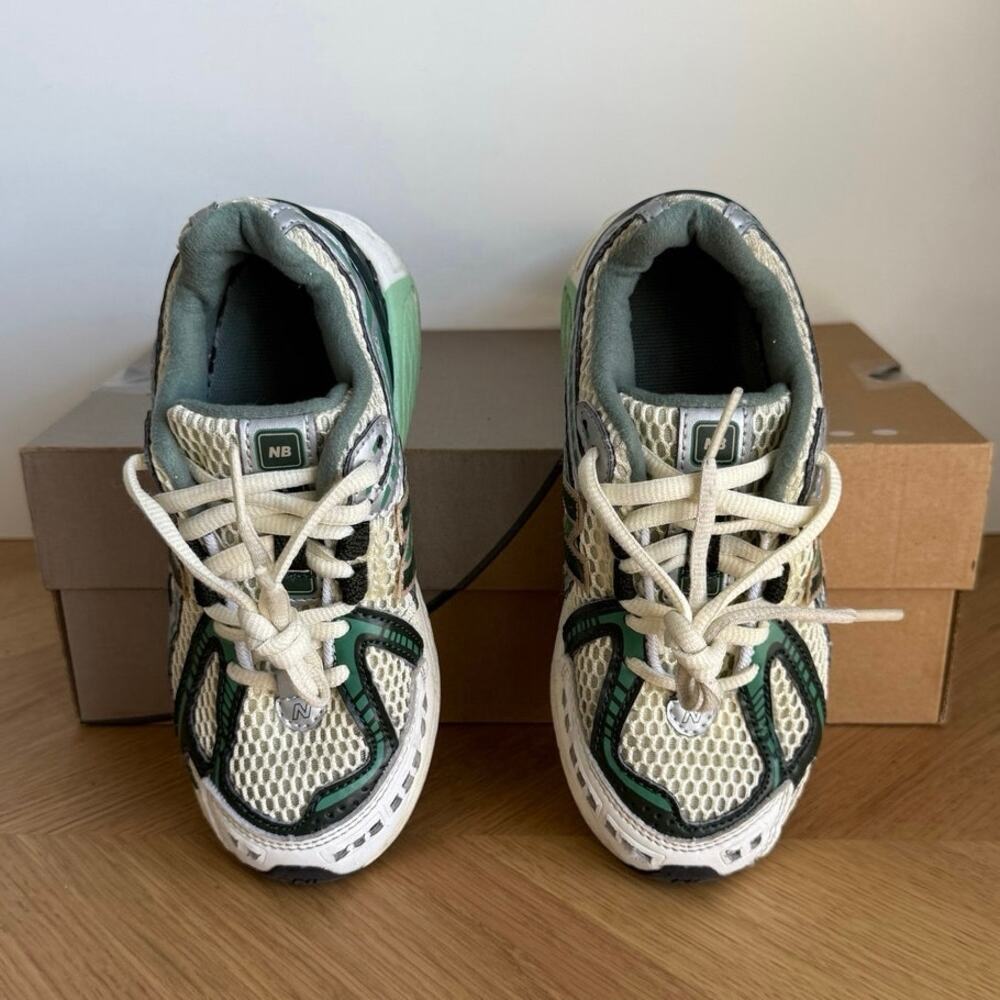 New Balance 1906 R ‘Green Metallic’ Kids Sneakers - SZ 1 Y - Picture 3 of 15
